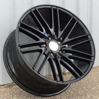 R20x8.5 5X120 ET 33 72.6 LU579 (M+6R) Black (BL) For RACIN