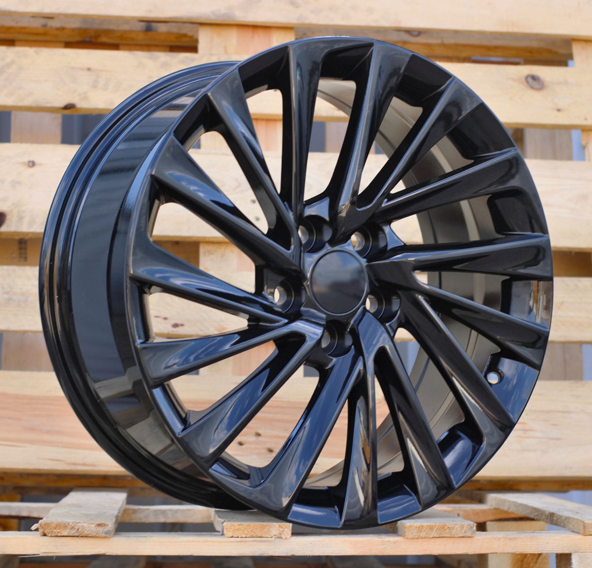 R18x8 5X114.3 ET 42 60.1 B5716 (FBX152) Black (BL) For TOYOT (Z5) (HYBRID FORGED)
