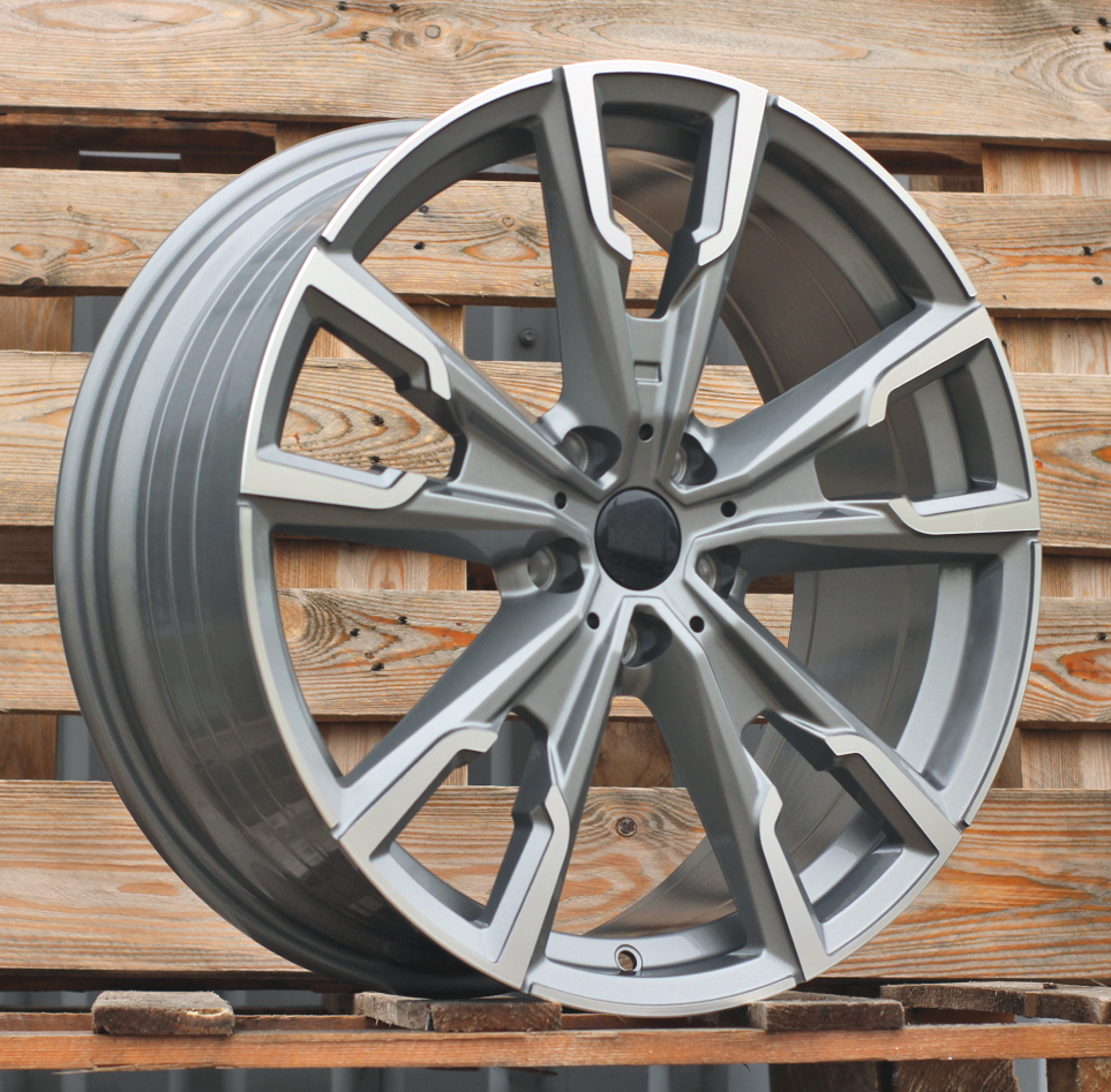 R19x8 5X112 ET 46 66.6 YF5710 Grey Polished (MG) For BMW (Z6) (HYBRID FORGED (X1; iX1; X2; iX2; Series 1(F40) 2(F44)