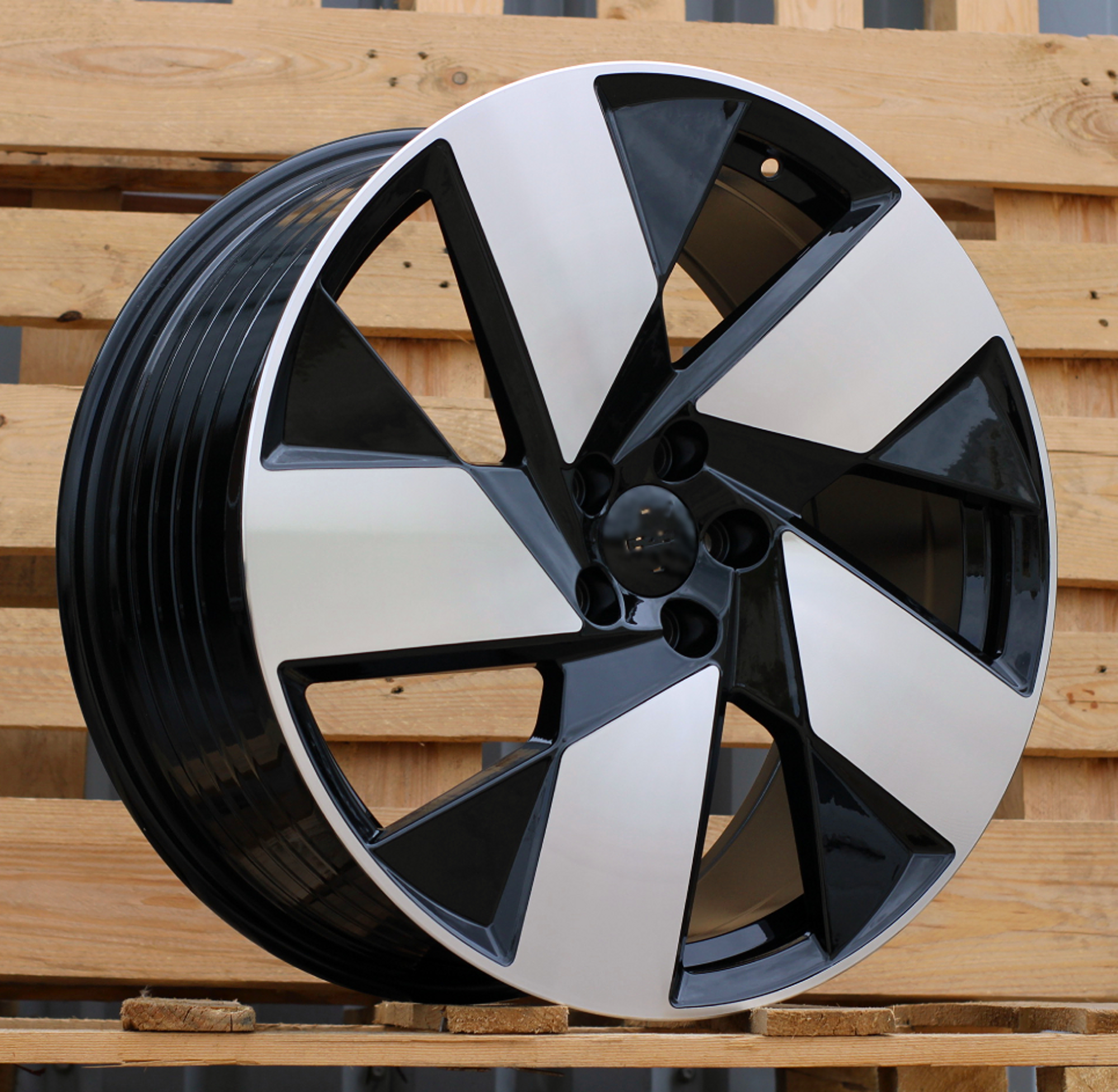 R20x8 5X108 ET 50.5 63.4 SR402 Black Polished (MB) For VOLVO (Z5) (HYBRID FORGED (C40/EC40/XC40/EX40) Front+Rear)